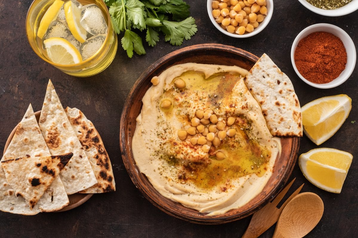 Hummus Dip with Pita Bread