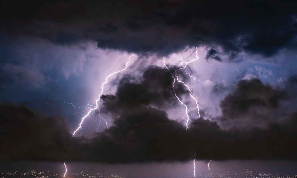 Thunderstorms at night and one of the 8 things to know before moving to Orlando is that they are common in that city.
