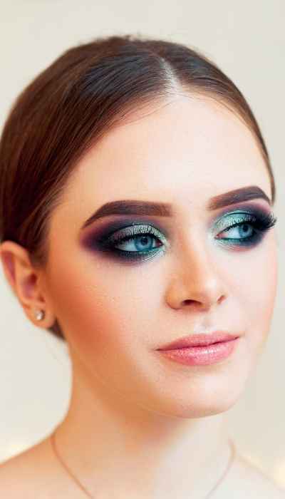  Cómo conseguir unos ojos ahumados coloridos como un maquillador profesional