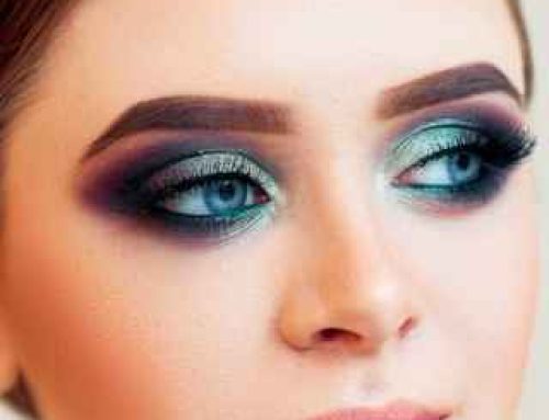 Cómo conseguir unos ojos ahumados coloridos como un maquillador profesional 2023