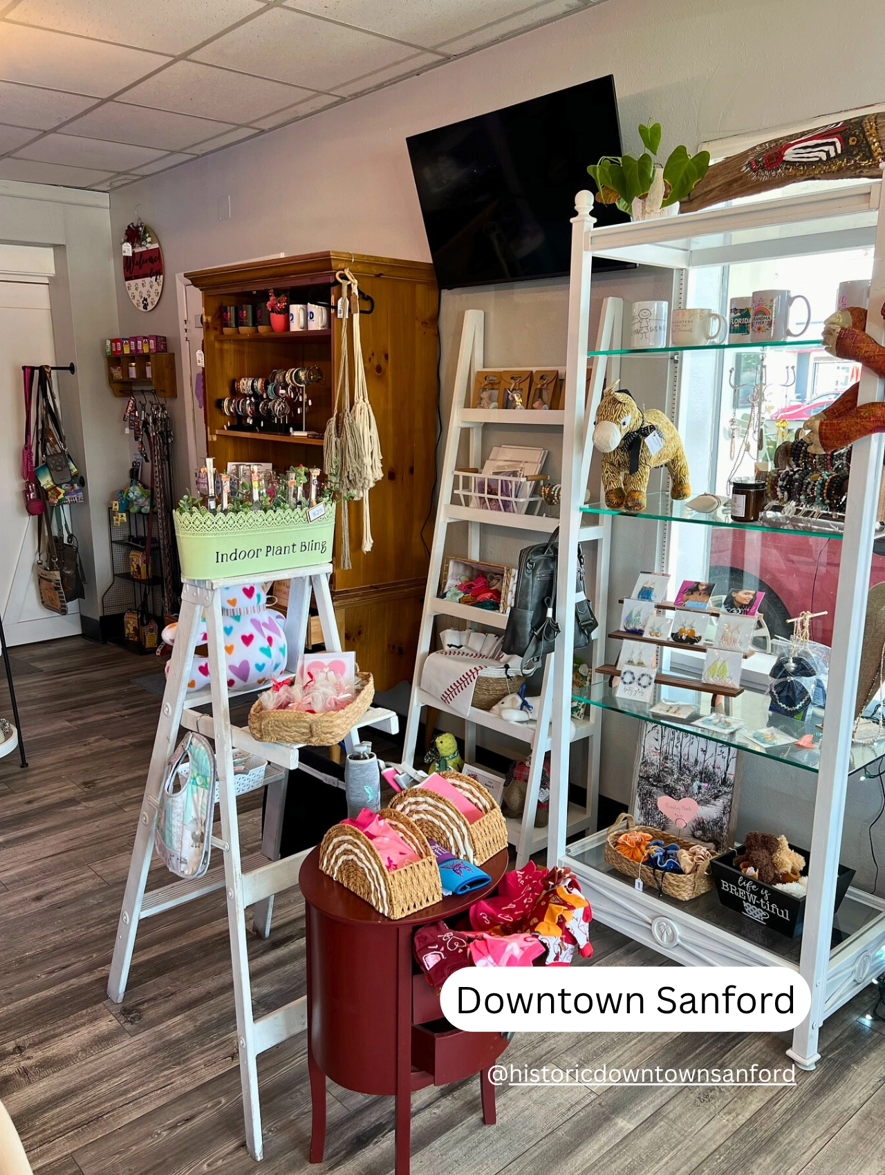 Shopping in Orlando – Find unique gifts, local art, and handmade goods in the boutique shops of Downtown Sanford.