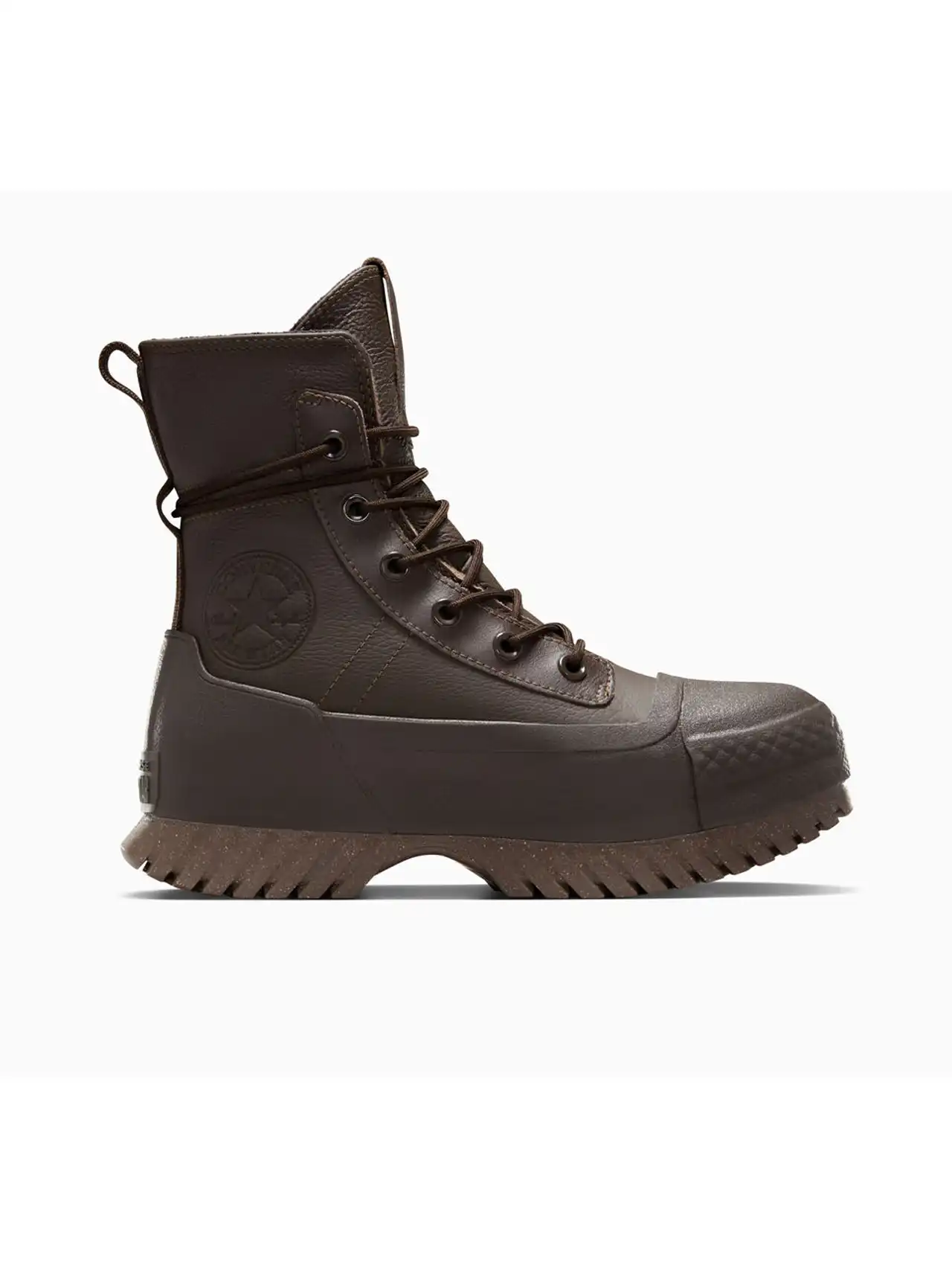 Botas de invierno para mujer marrón impermeables con suela gruesa y diseño resistente para climas fríos.