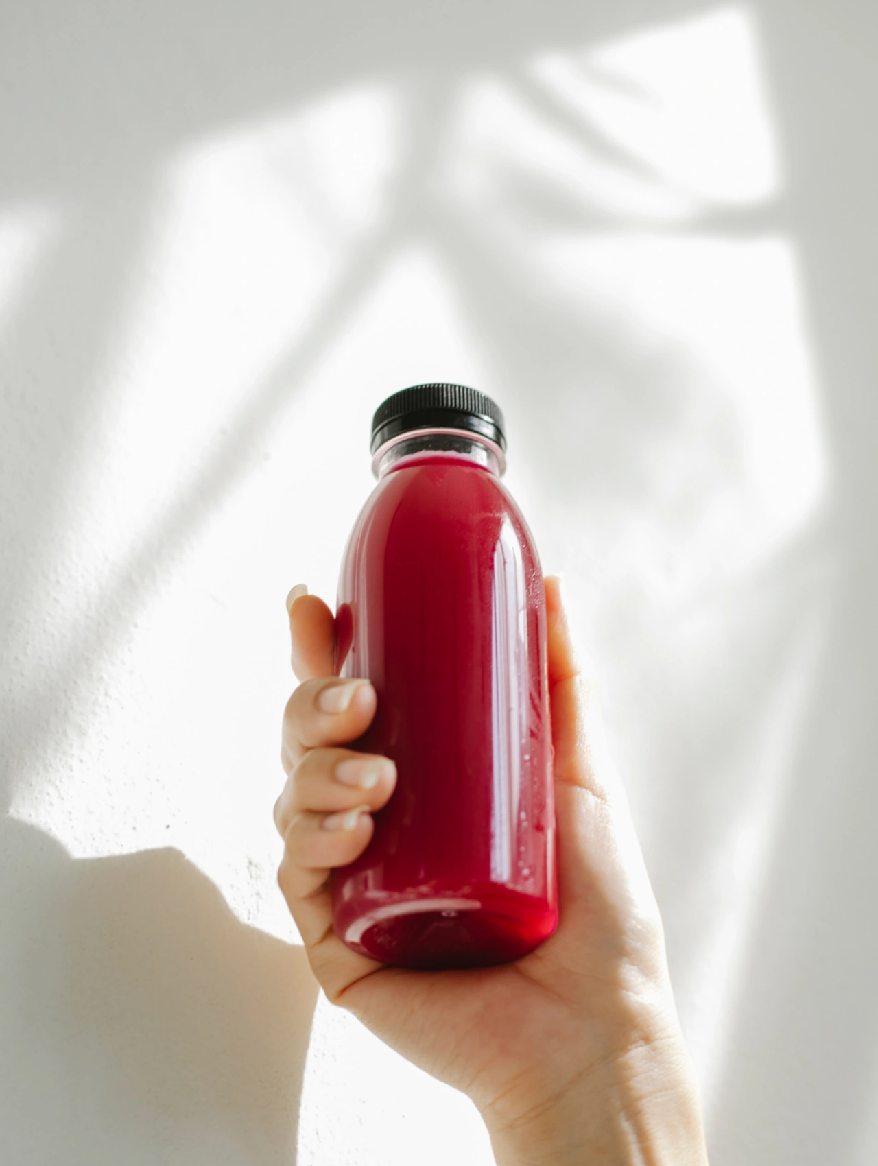 Weight loss detox concept image representing myths and misconceptions around detox drinks and quick fixes.