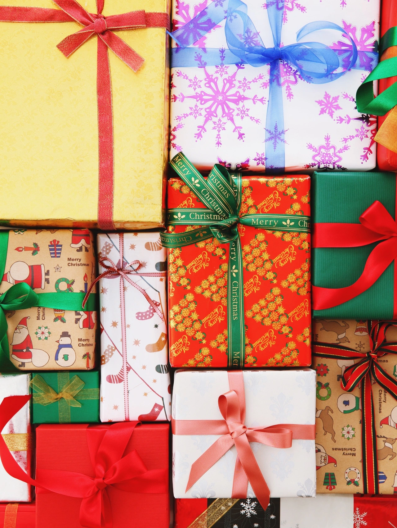 12 Cool Christmas Aesthetic Gifts for Millennials