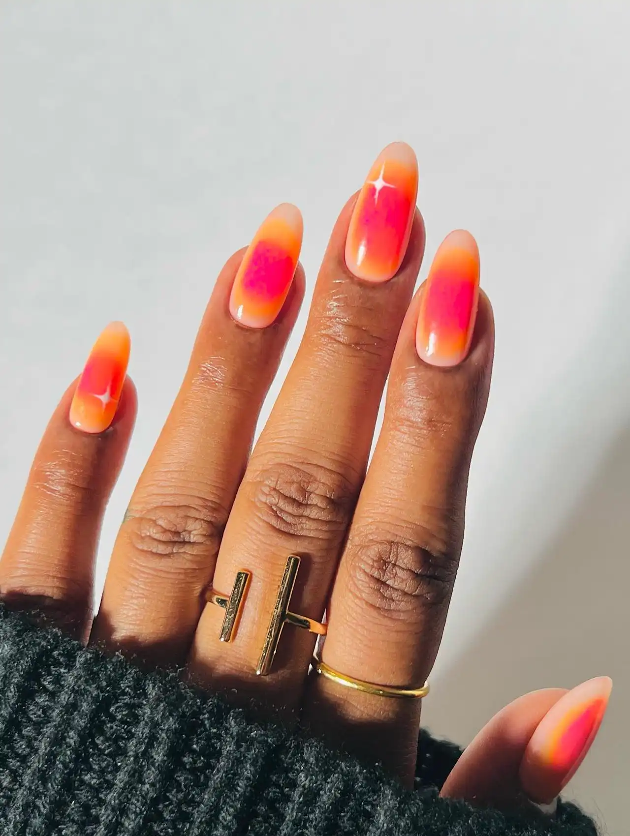 Neon orange and pink aura nails – summer nail designs