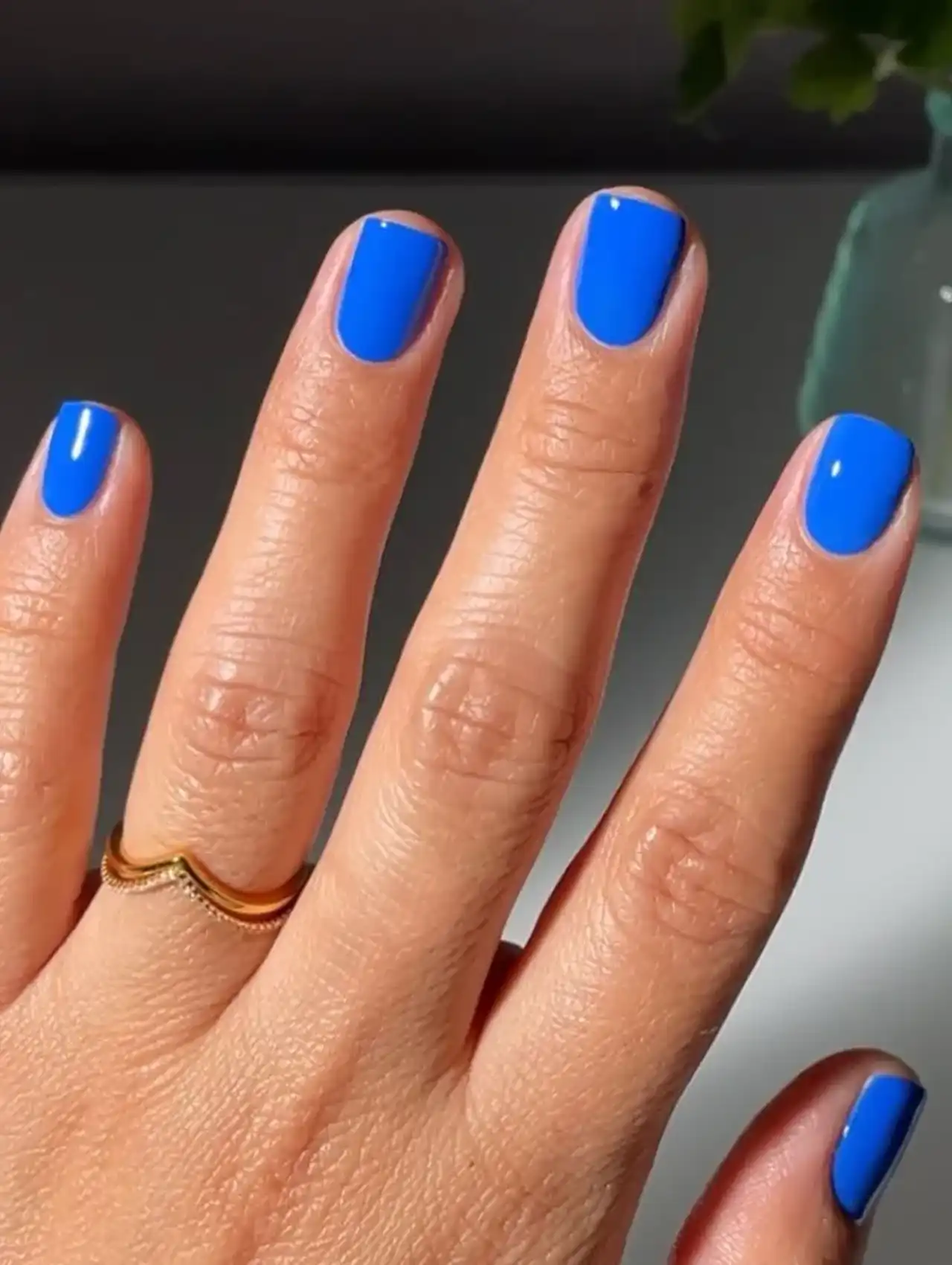 Bold cobalt blue short nails – summer nail designs