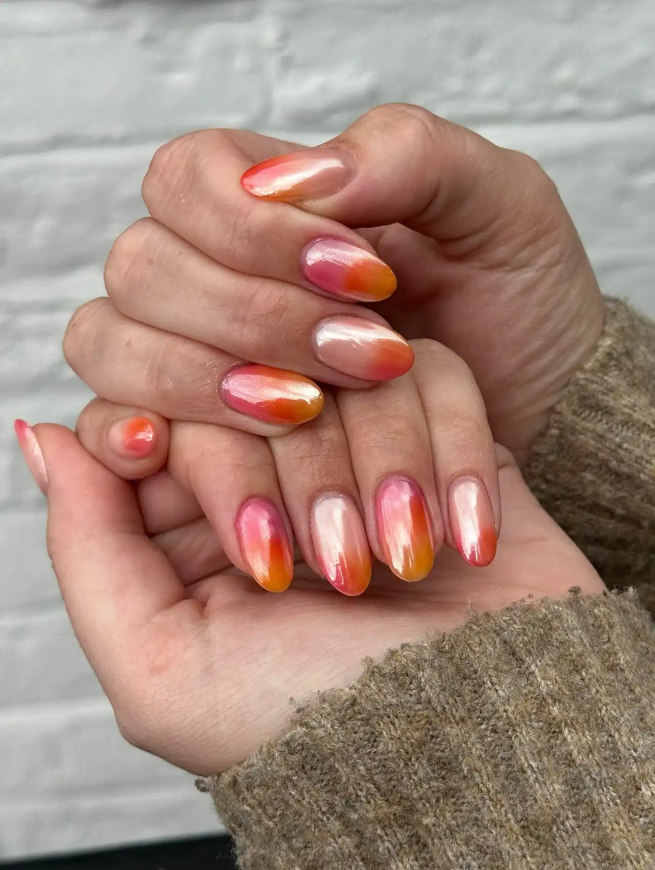 Sunset-inspired chrome gradient nails – summer nail designs