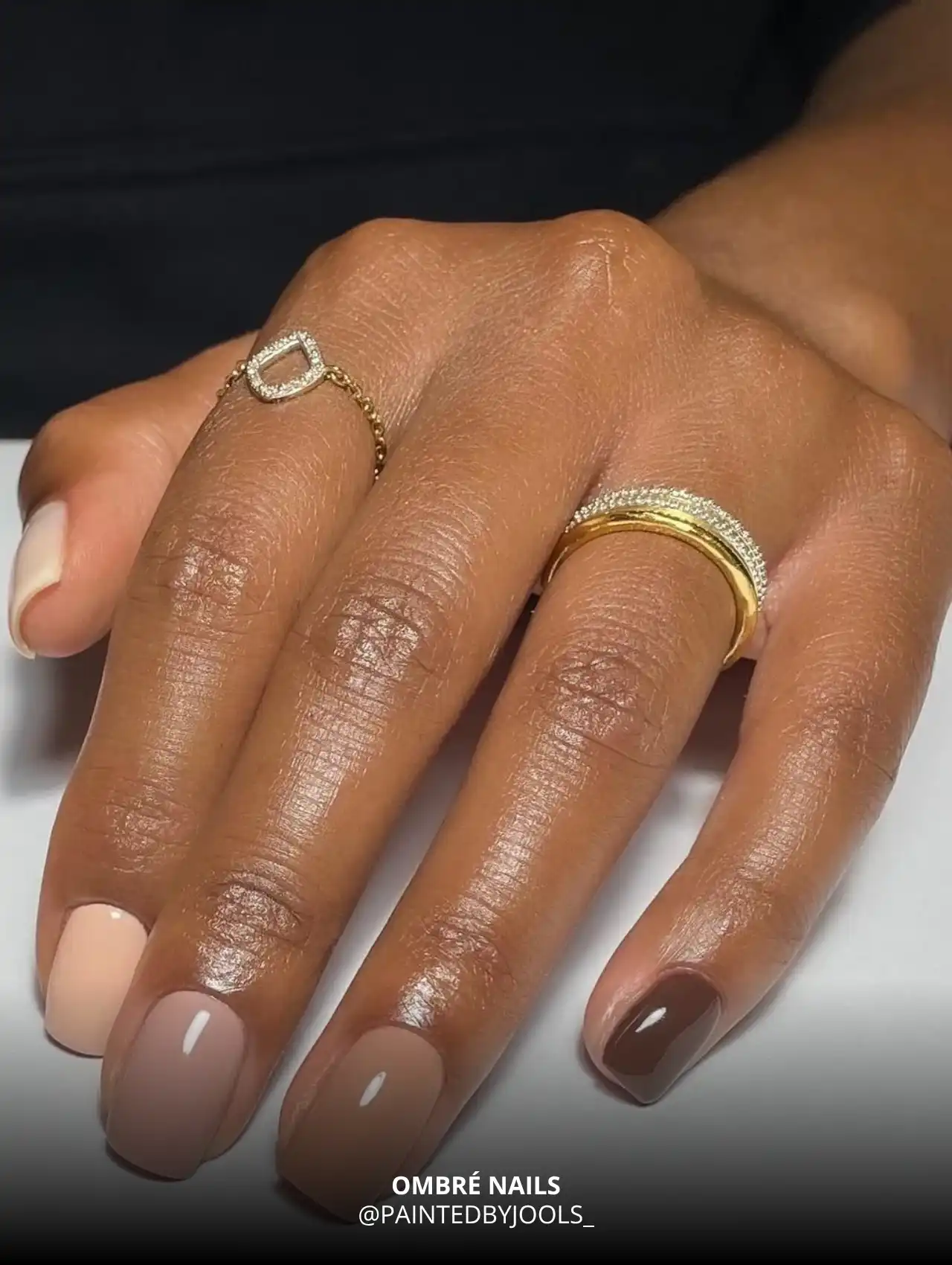 Gradient ombré fall nail in nude and brown tones