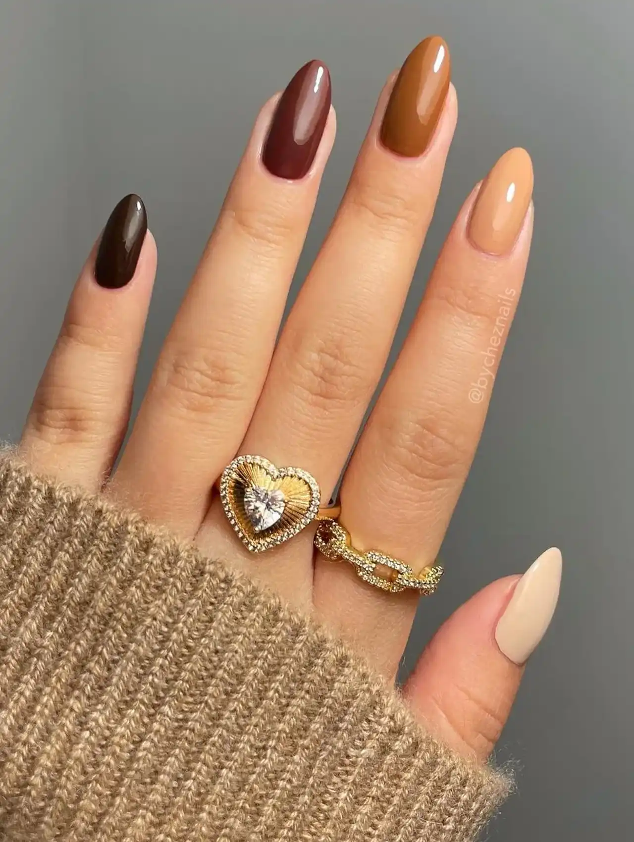 Chestnut gradient november nail design in rich autumn shades