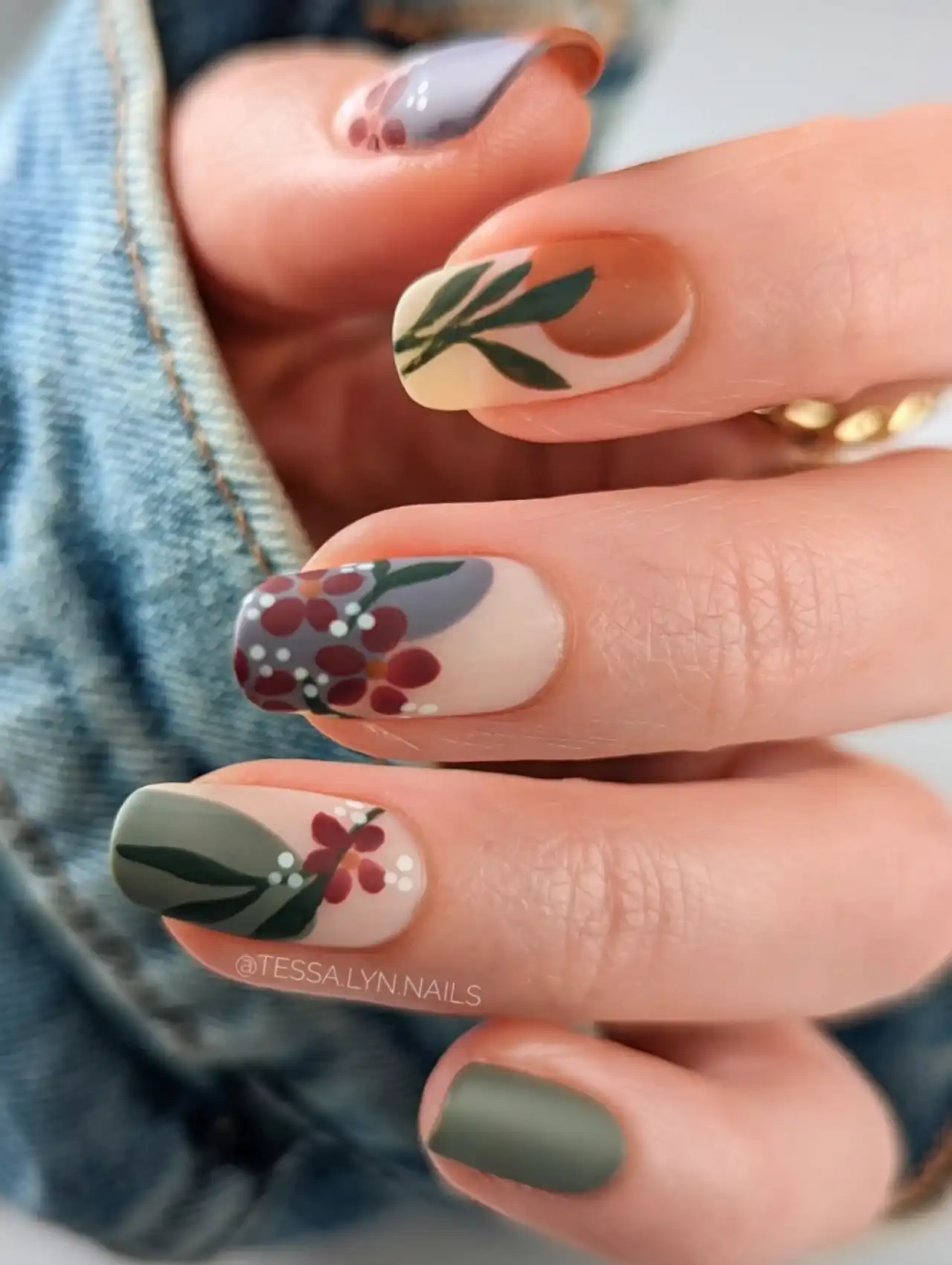 Earthy matte Thanksgiving nails in terracotta, beige, and olive green