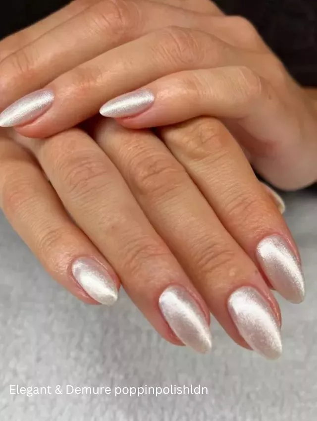 Frosted Pearl Elegance Winter nails