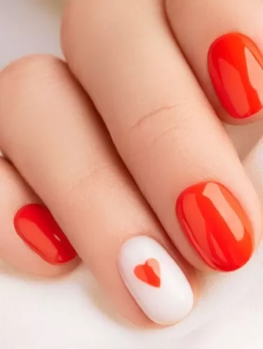 Minimal Heartbeat Valentine's Nails