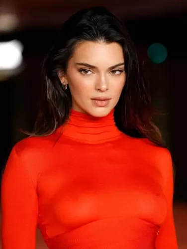 Kendall Jenner Russian Manicure 02