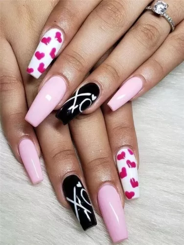 XO Hearts Valentine's Nails