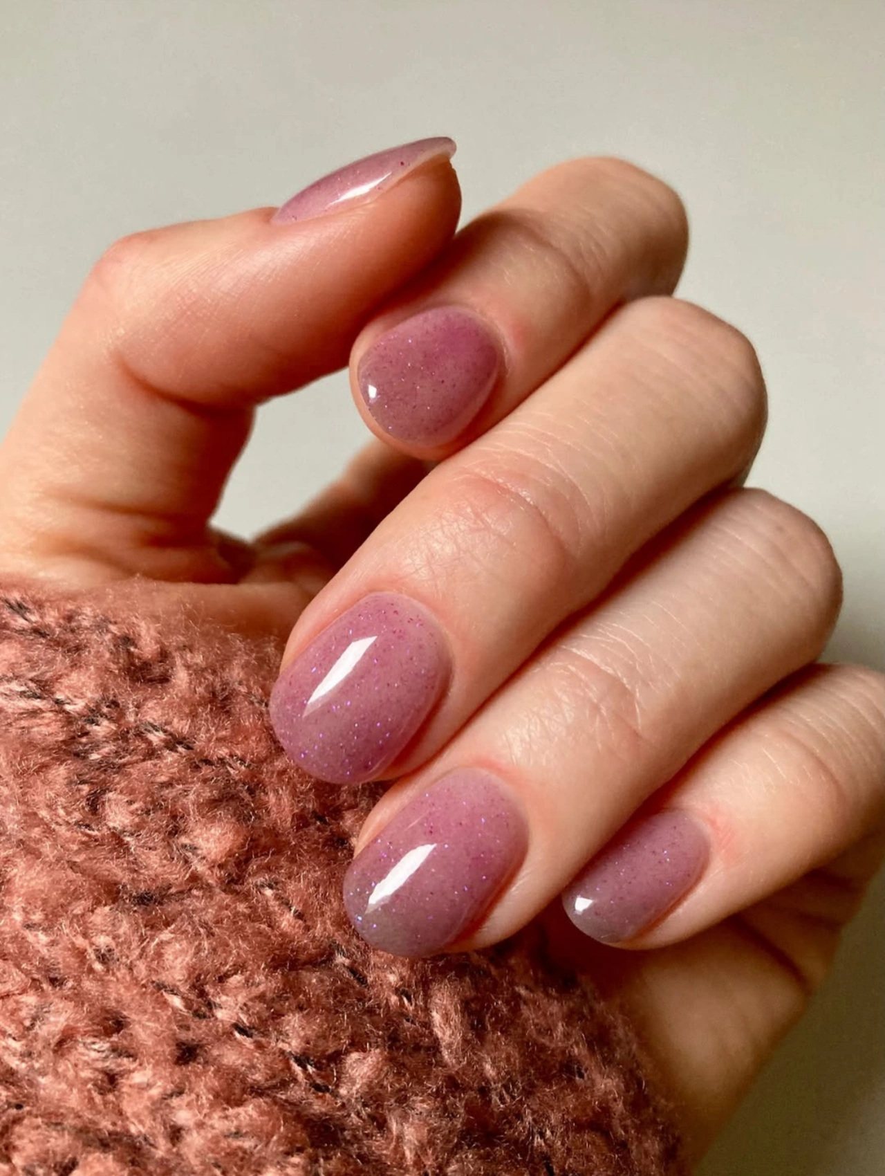 Deep Red Valentine’s Nails Dip Powder with glossy almond-shaped nails.