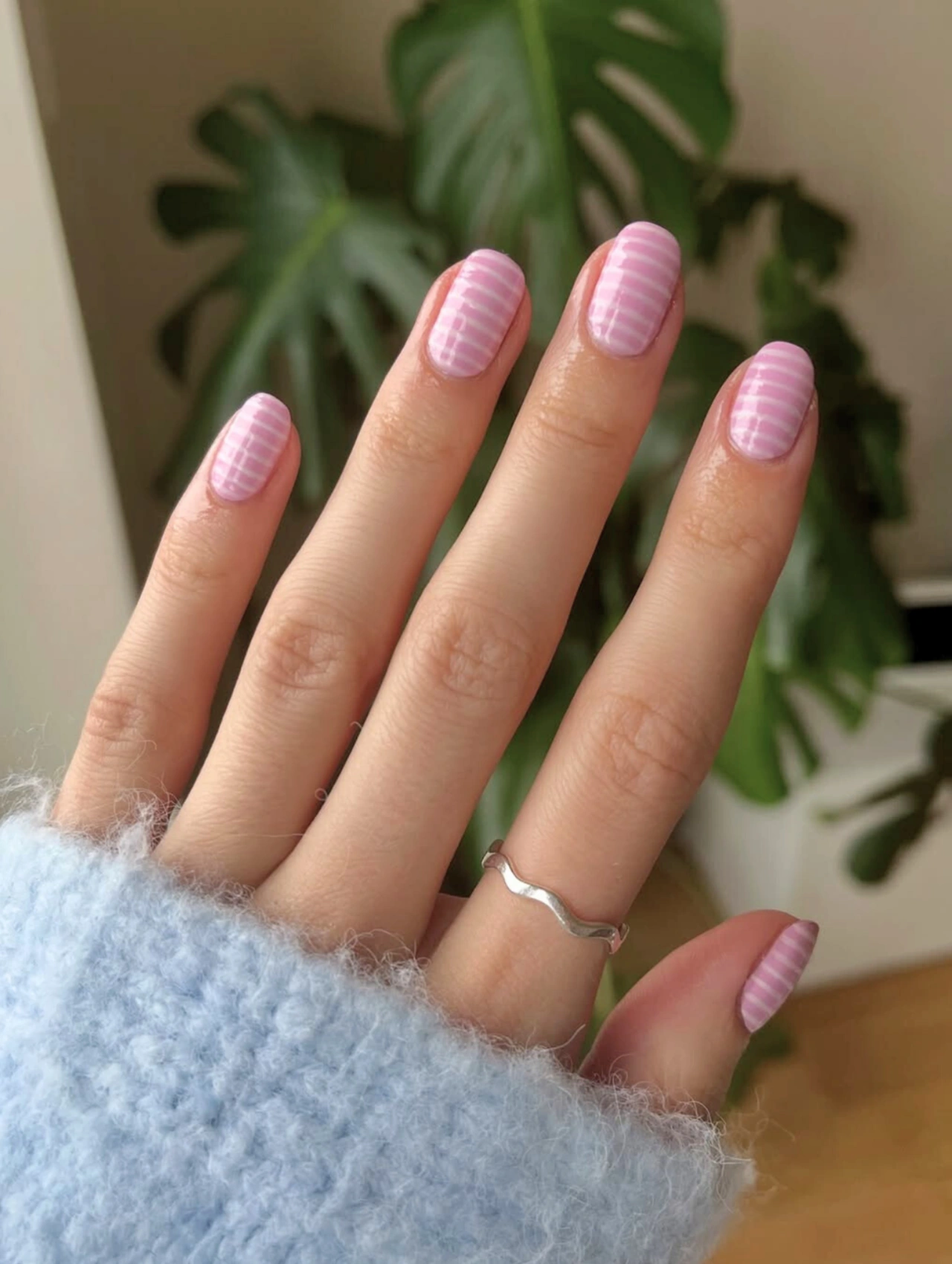 Easy DIY Valentine’s Day Nail Art featuring a soft pink gingham pattern for a cozy and romantic manicure