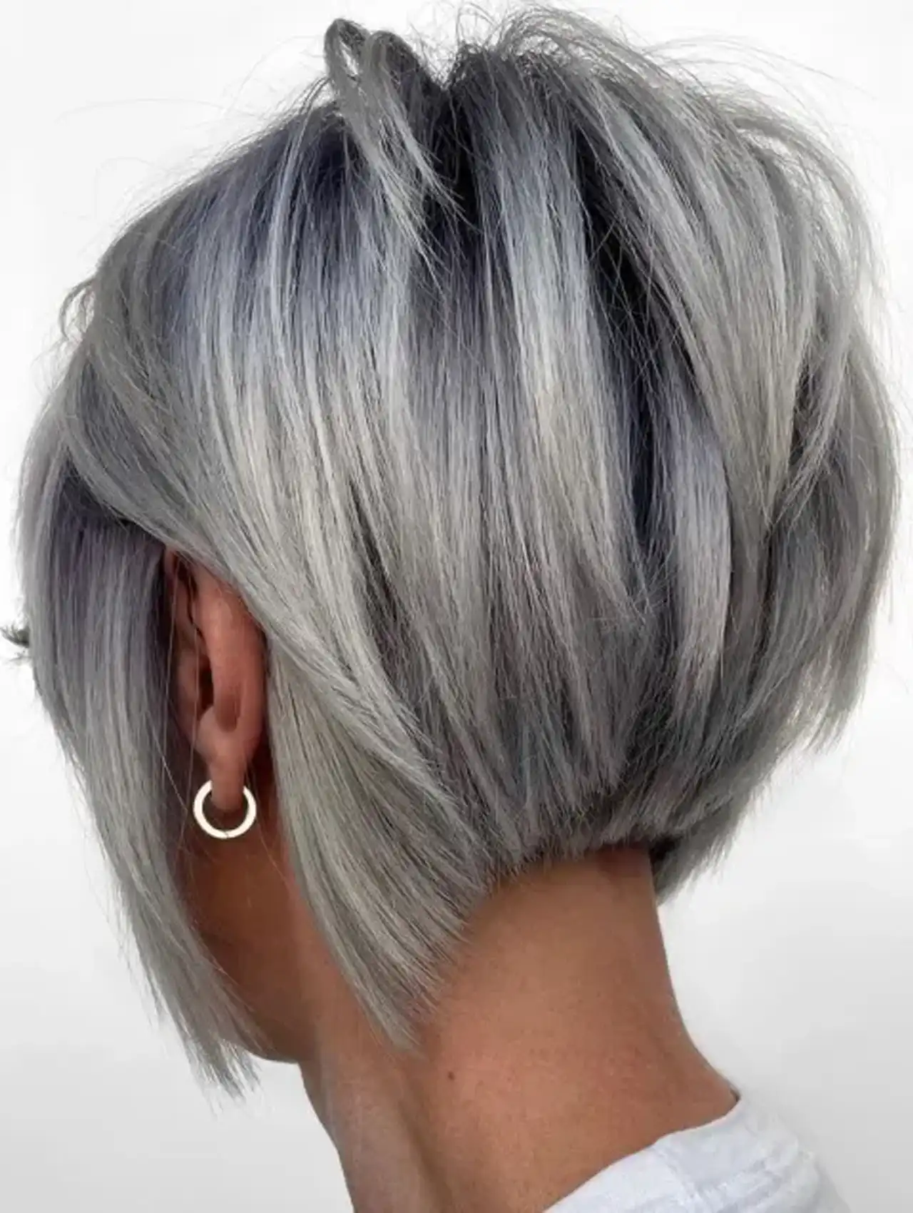 Edgy silver pixie cut - easy hairstyles with a modern touch