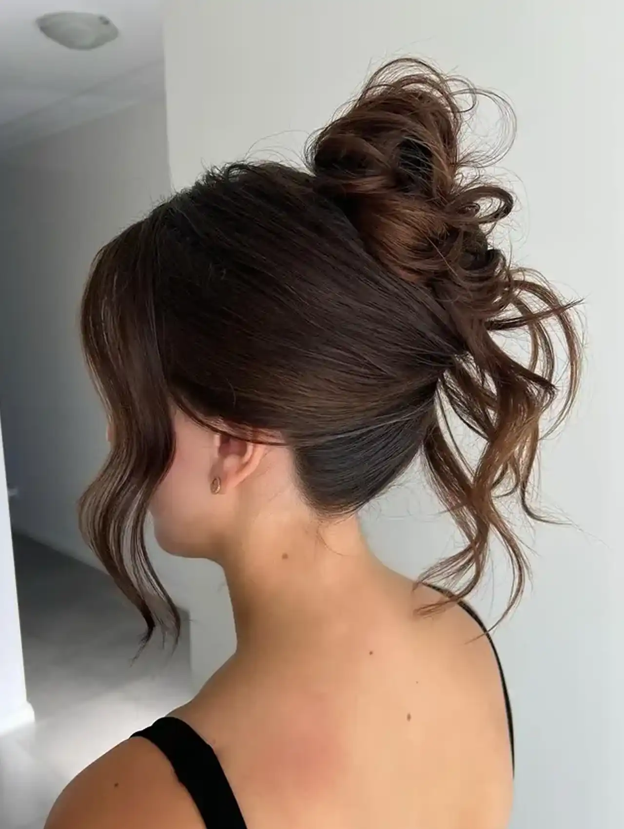 Messy top knot bun - easy hairstyles for casual days