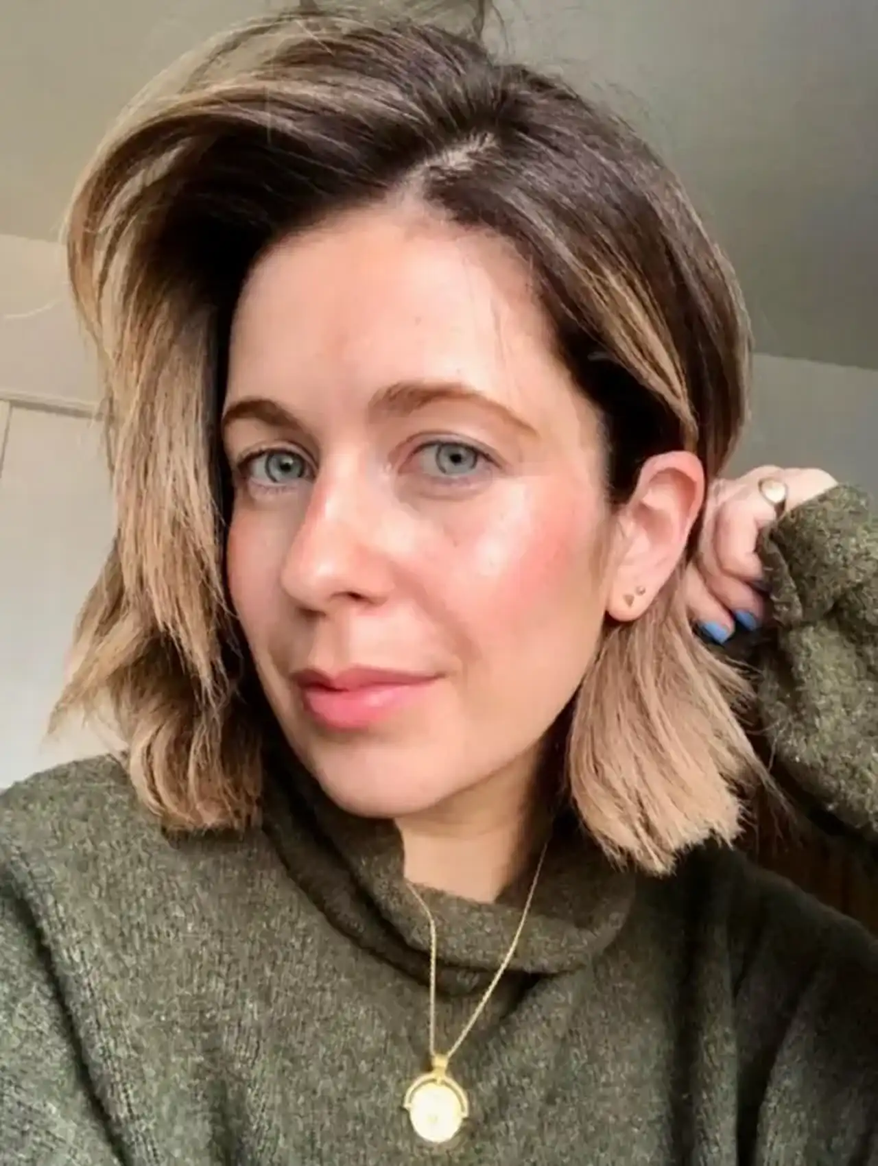 Side-parted bob hairstyle - easy hairstyles for casual chic style
