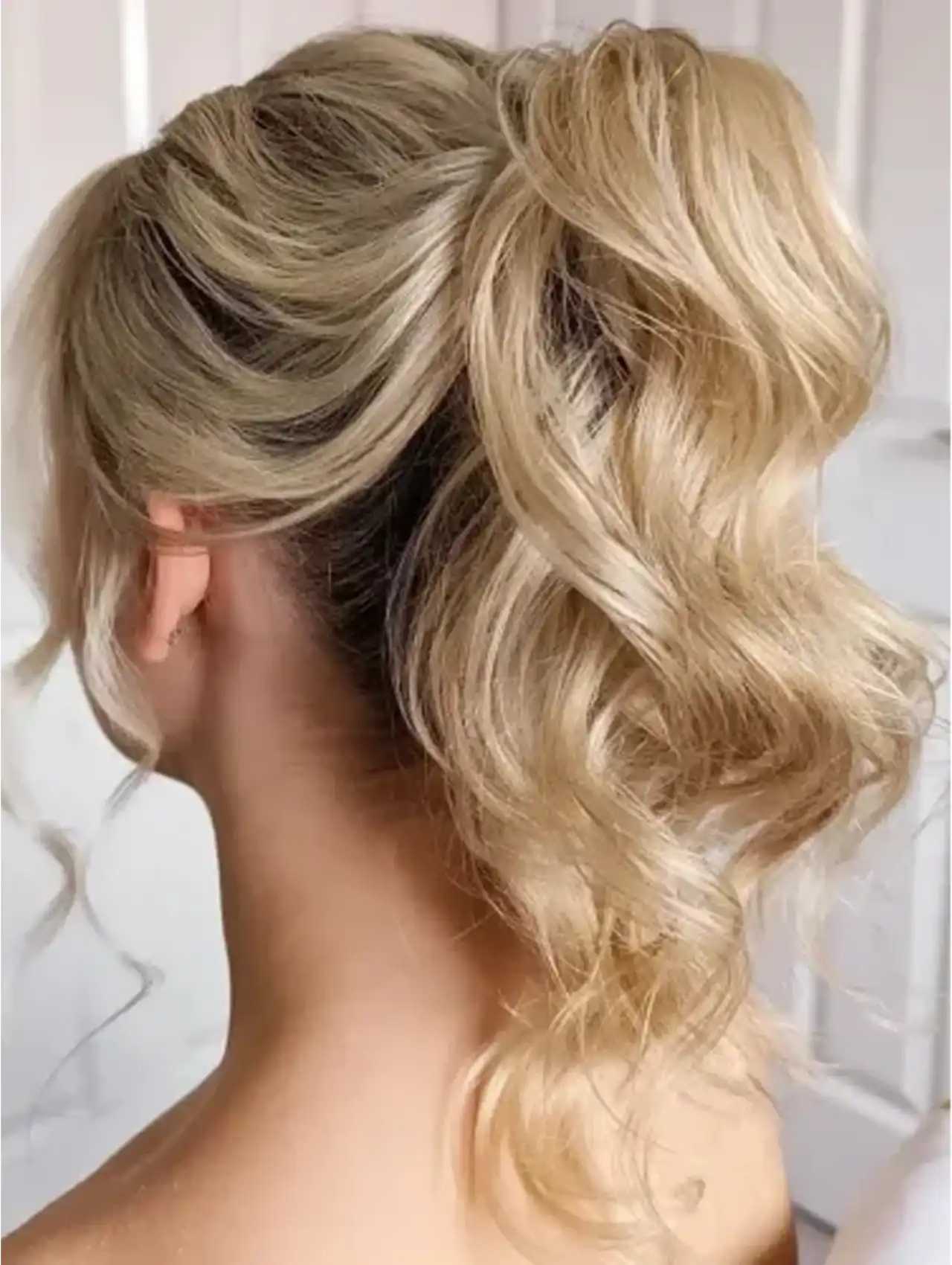 Voluminous high ponytail - easy hairstyles for bold and chic looks